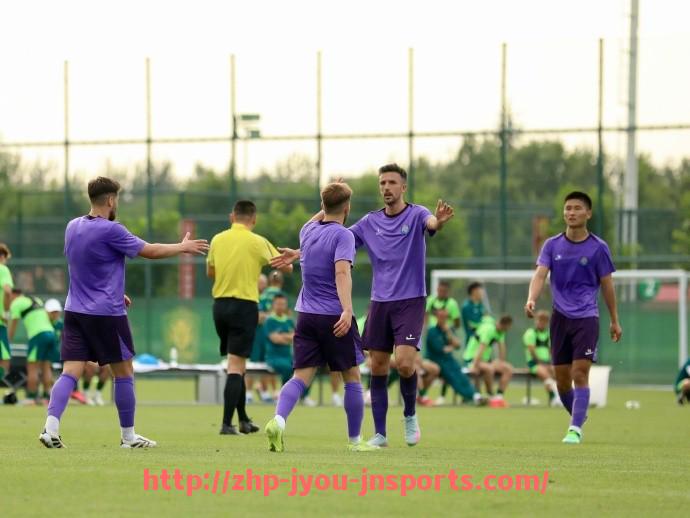 jiuyou九游娱乐-CBA足球员送出祝福语，跨界支持暖心场面